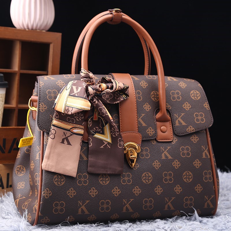 Luxury Bags Trend 2025 - ライト高級ブランドのレディースバッグ 2025 新しいファッション多用途ハイエンドハンドバッグ大容量トレンディなシングルショルダークロスボディバッグ