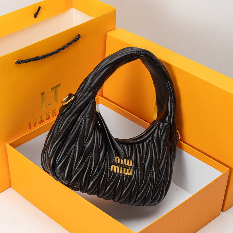 2026年新作 リンクル加工 リストクレセントバッグ、ニッチ - Luxury Bags Dior のレビューと価格