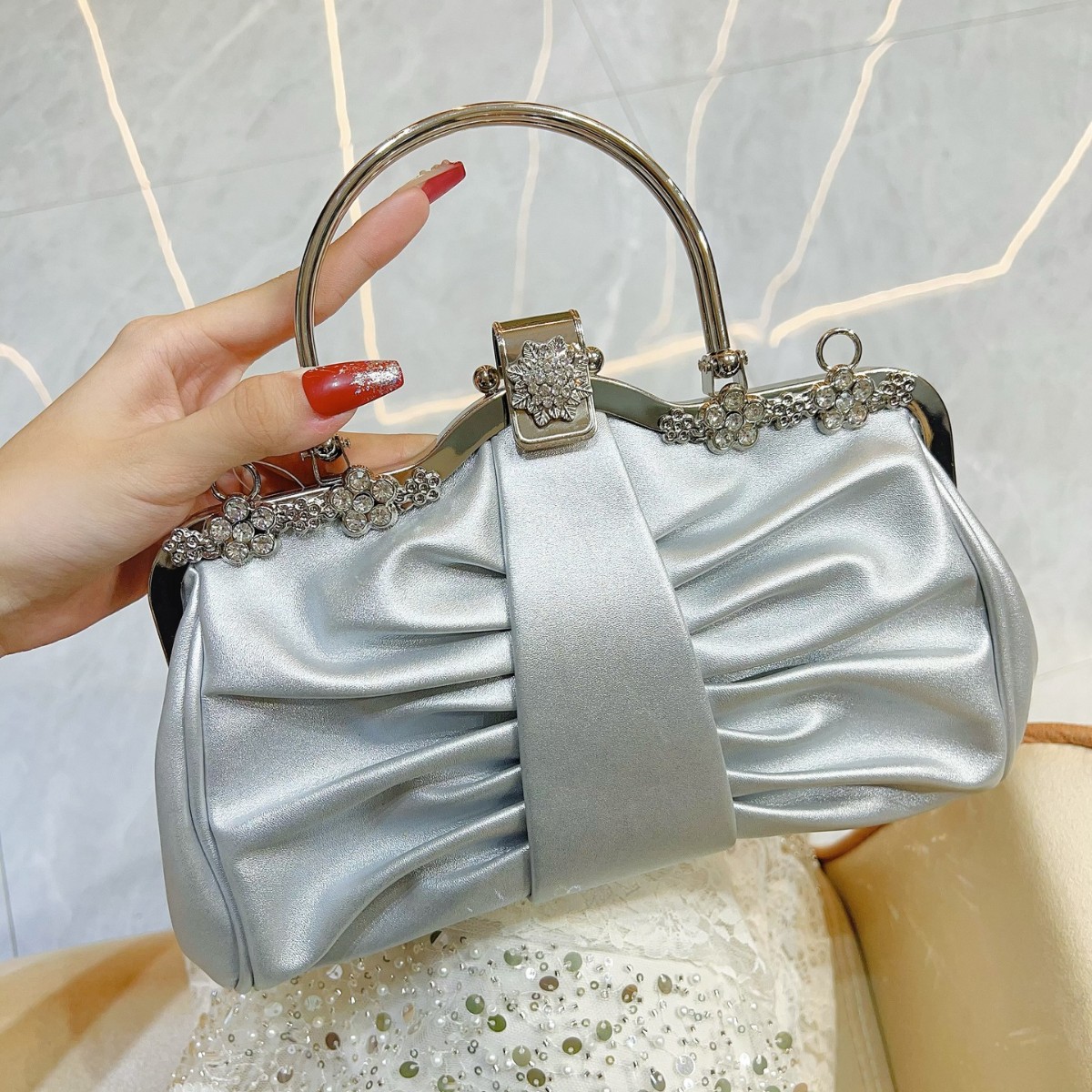 2025年ラグジュアリーハイエンドパーティークラウドレディー - Luxury Bags Trend 2025 のレビューと価格