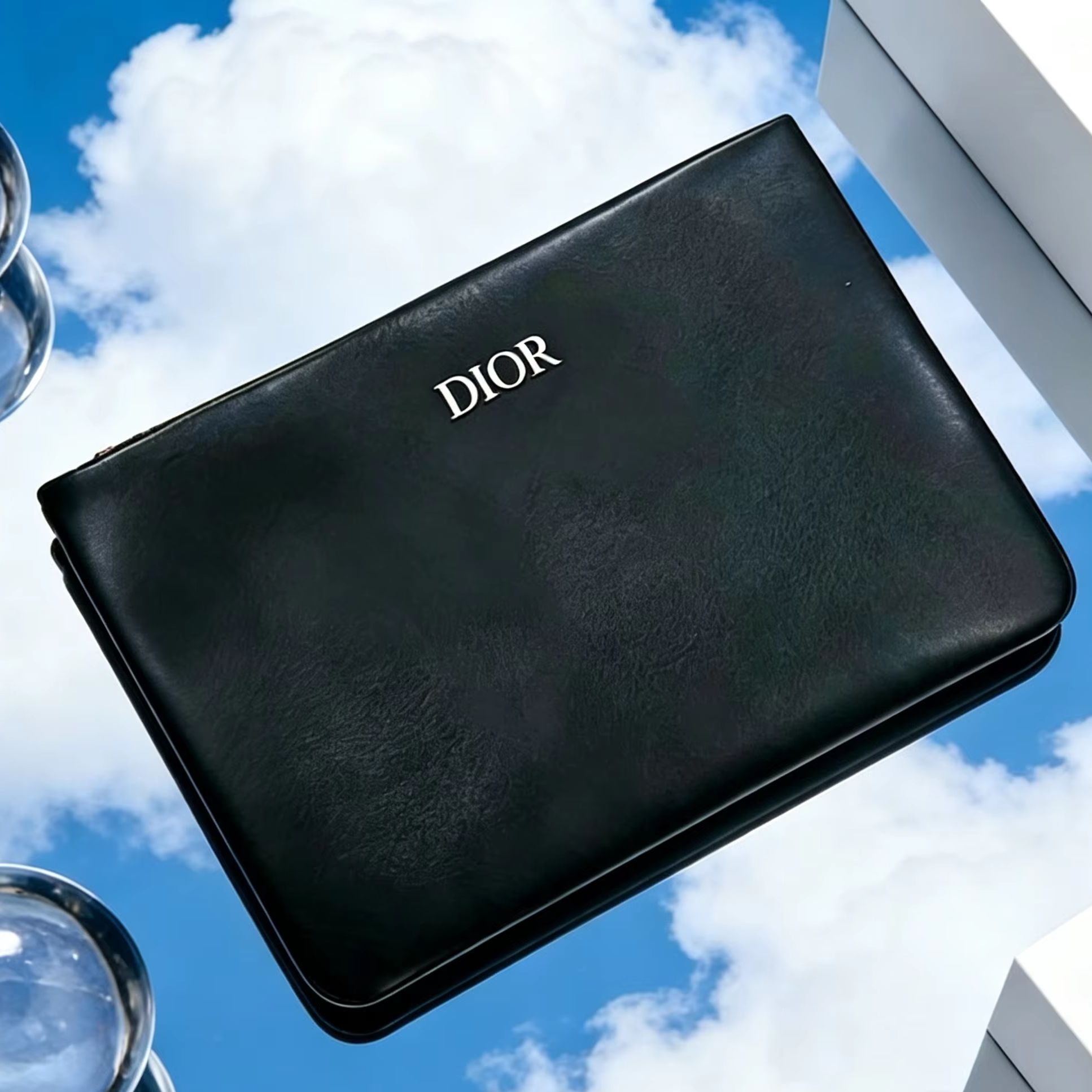 ディオールのバッグ ブランドロゴ入りのユニークなブラックレザ - Luxury Bags Dior のレビューと価格