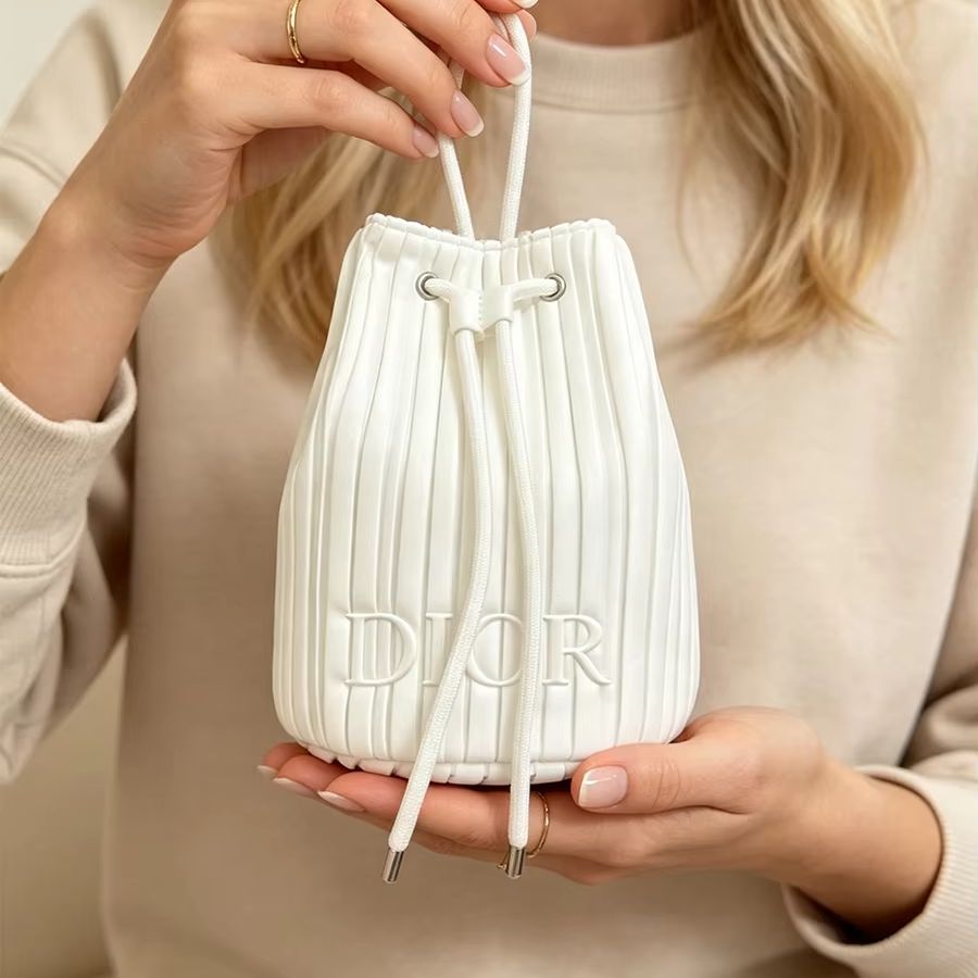 クリスチャン・ディオールのバッグ ミニマリストな白いストライ - Luxury Bags Dior のレビューと価格