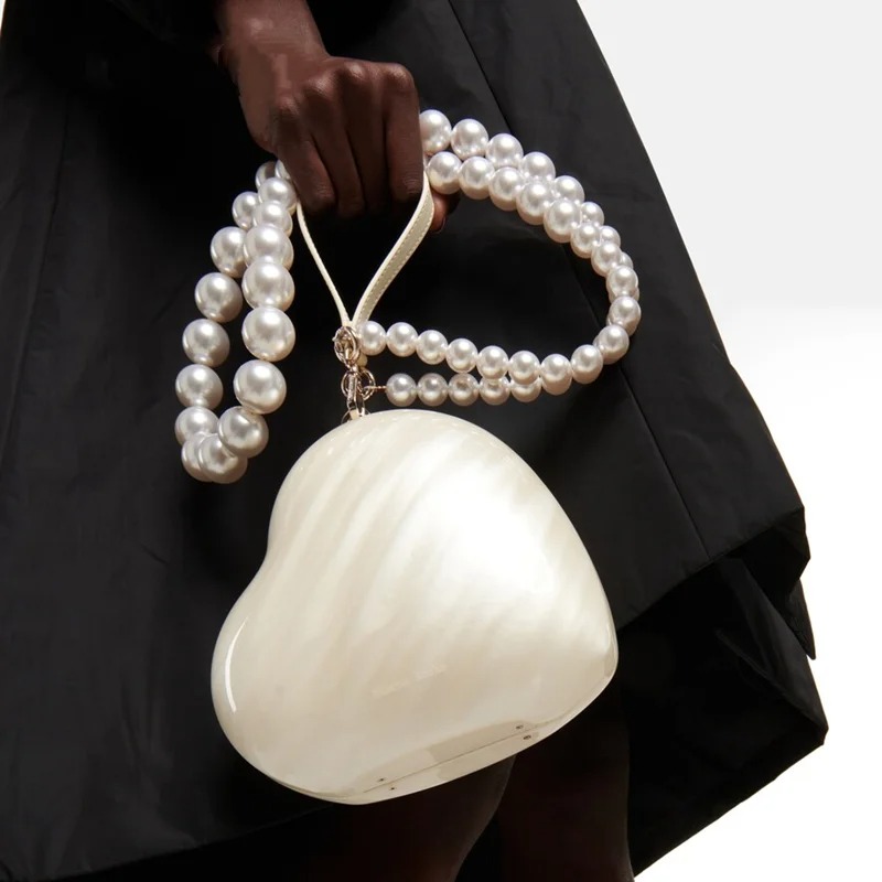 ファッションアクリルハートイブニングバッグパールチェーンショ - Luxury Bags Girls のレビューと価格