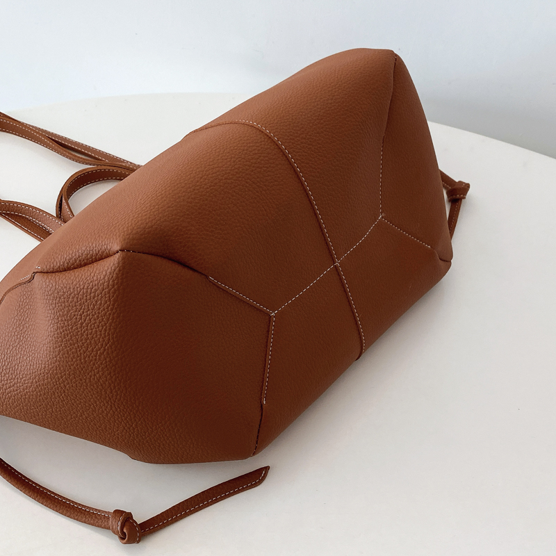 大容量レザージッパー女性用トートバッグ高品質高級2025ブラ - Luxury Bags Trend 2025 のレビューと価格