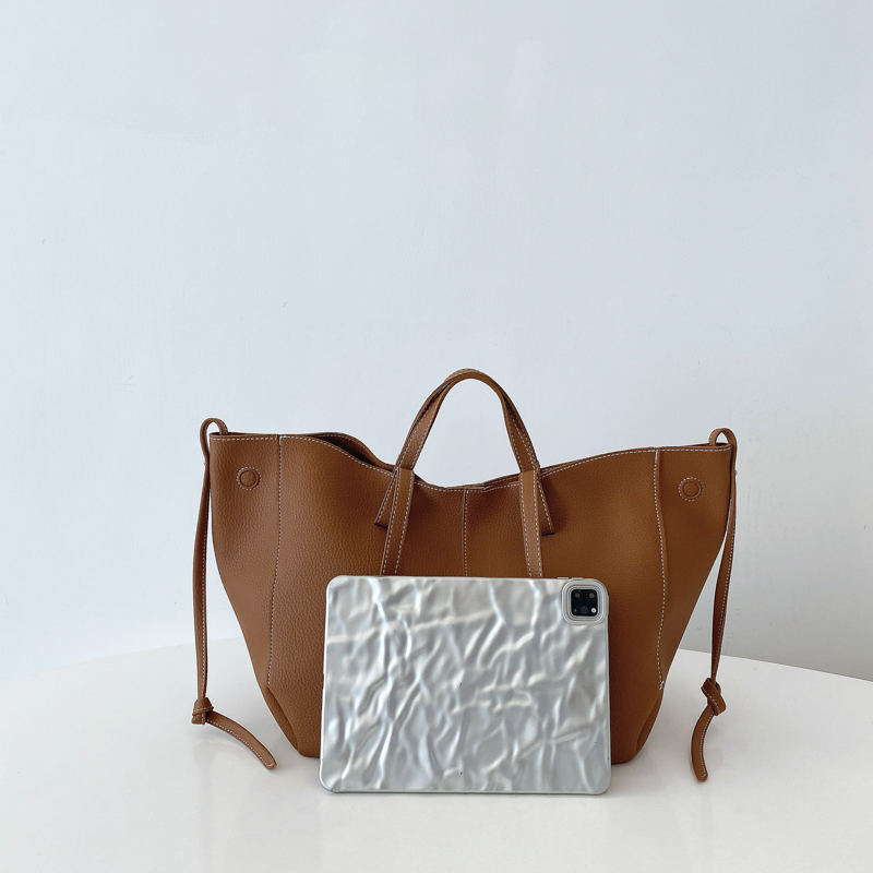 大容量レザージッパー女性用トートバッグ高品質高級2025ブラ - Luxury Bags Trend 2025 のレビューと価格